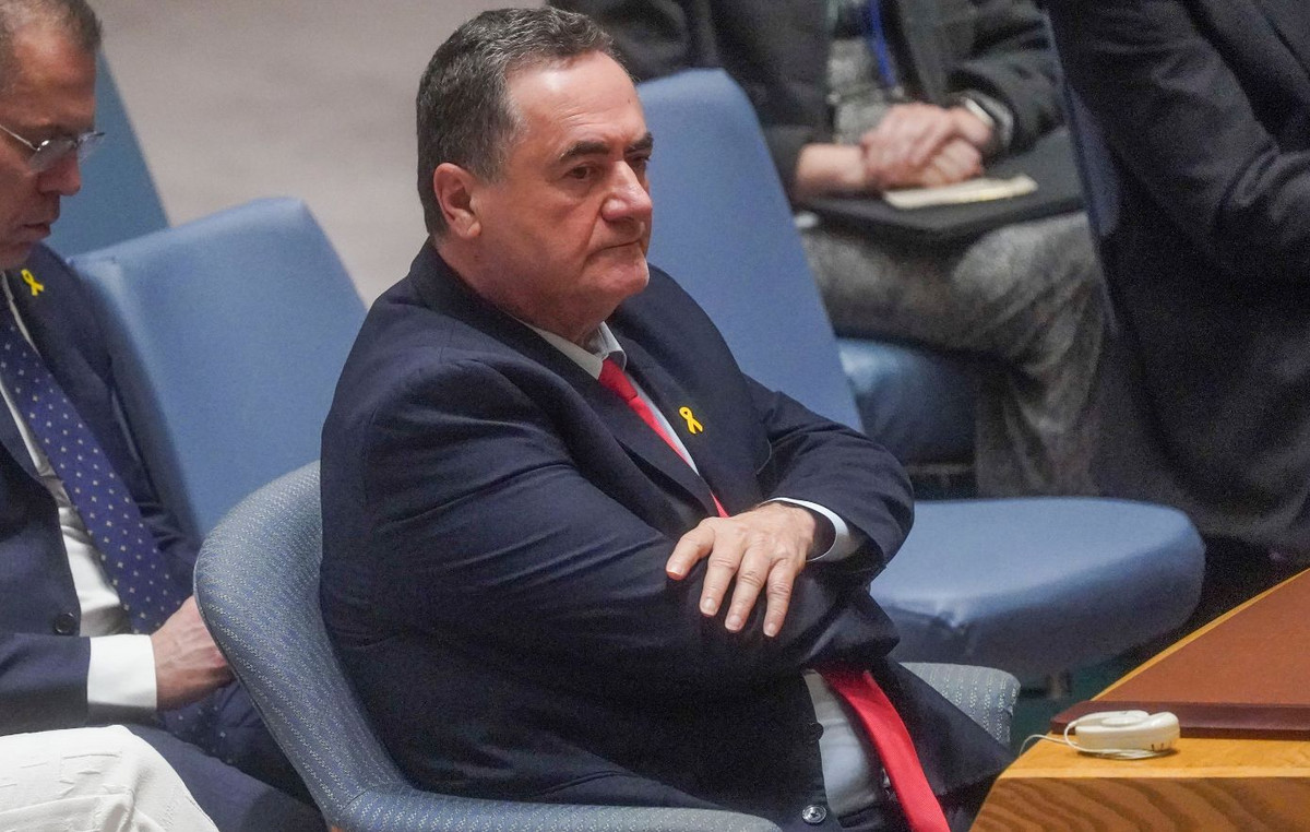“I gave instructions for Madeleine not to arrive in Gaza,” the Israeli defense minister said – “they want to attack us,” says NGO member.
