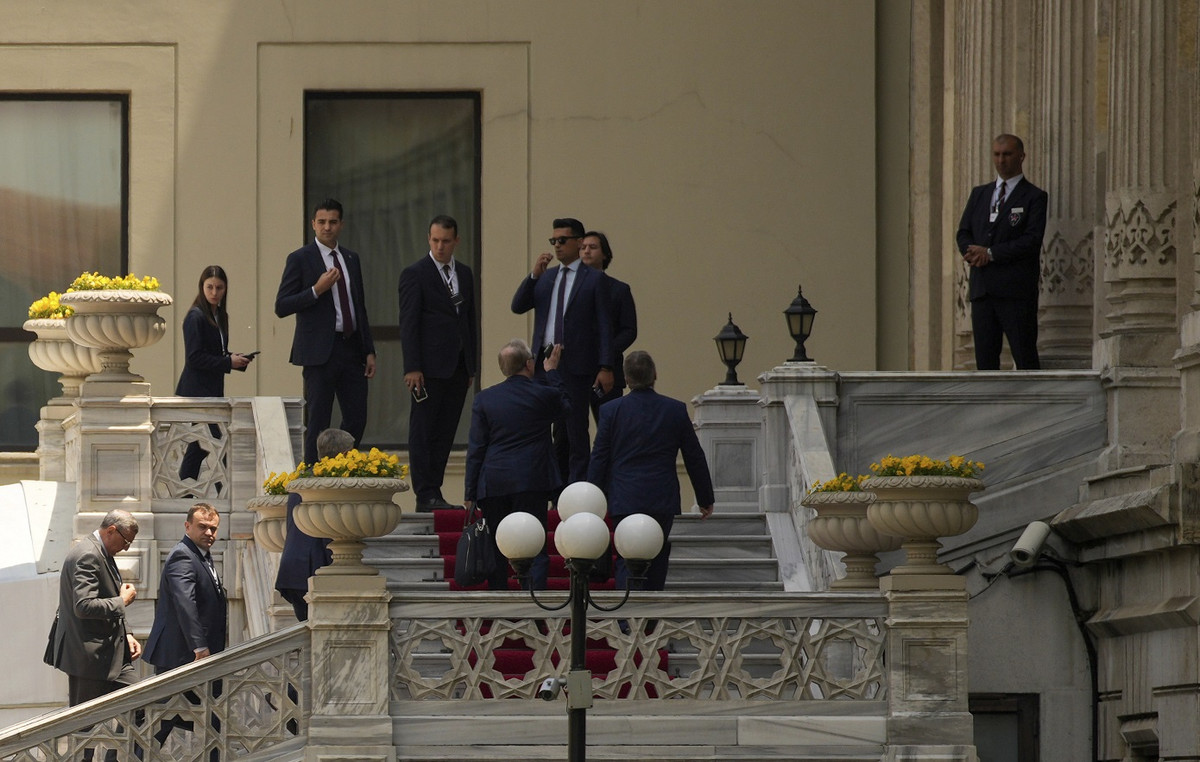 The Russian-Ukraine talks in Constantinople have been completed-what the two sides presented
