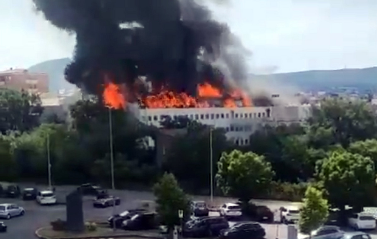 Fire at the University of Viterbo in Italy: It has expanded to the whole building