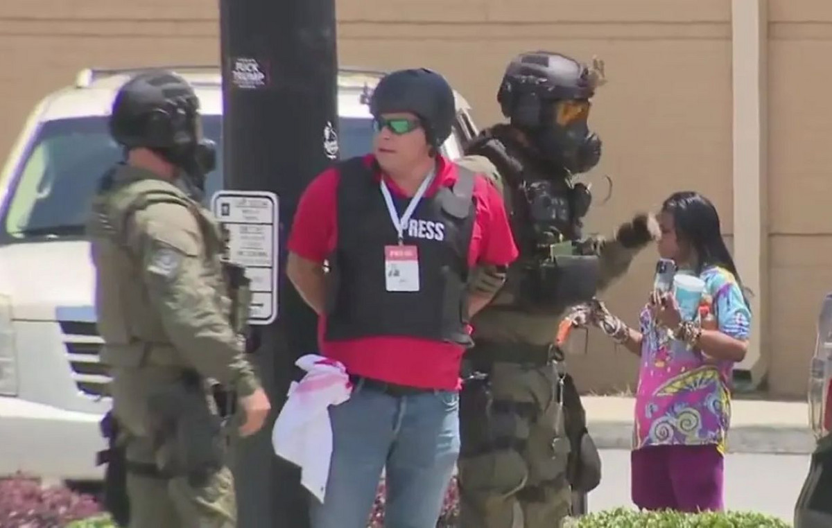 Journalist covering a demonstration against Trump faced with expulsion