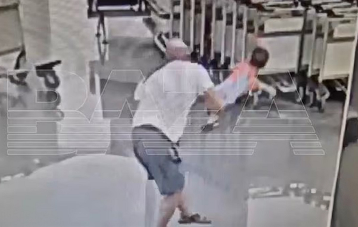 Shocking video: Tourist lifted and threw a 2 -year -old boy at the territory of Moscow Airport – in a coma child