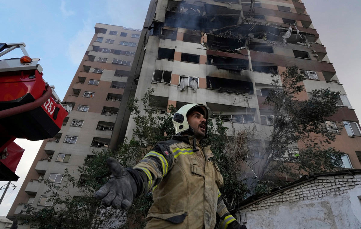 Israeli army announced that it was bombarded airport in the city’s archant city in northeast Iran
