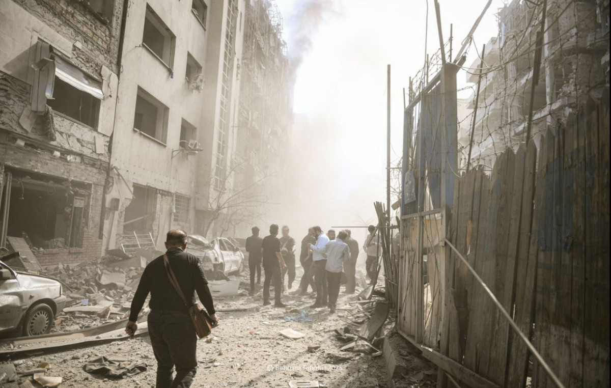 Five dead by Israeli bombing apartment building in the center of Tehran