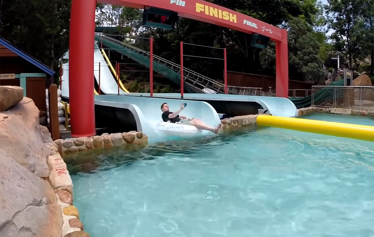 A man weighing 151 kg sues Disney because he was “injured” while he was going down to waterlog – was 13.5kg above the limit