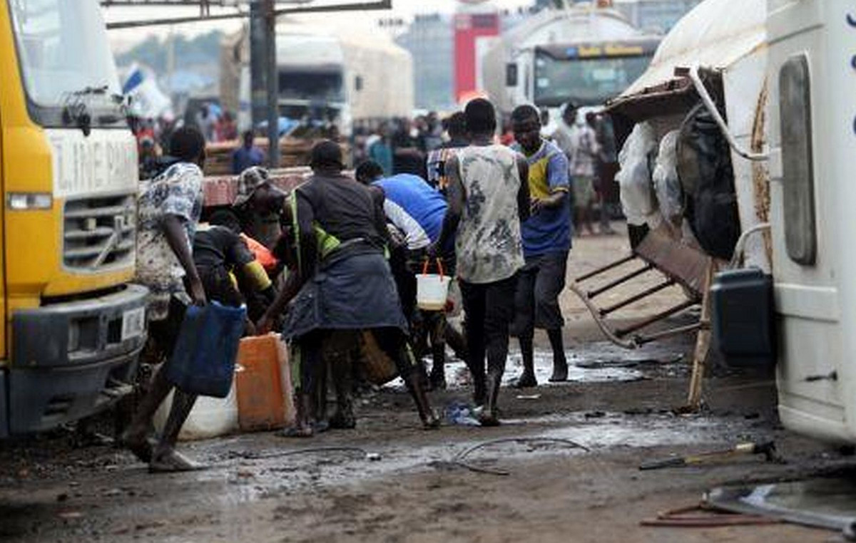 Nigeria: Five dead and at least 15 injured from a truck explosion