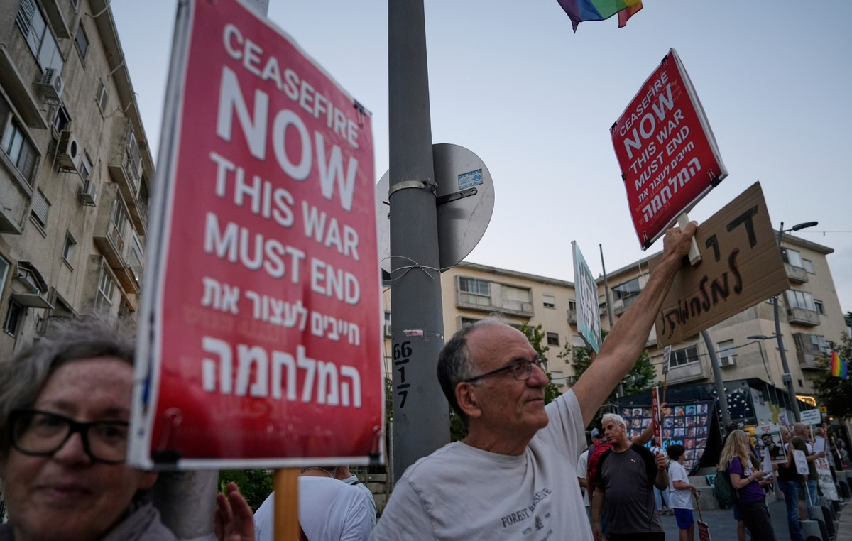 The end of the war in Gaza are again demanding that Israeli hostage relatives