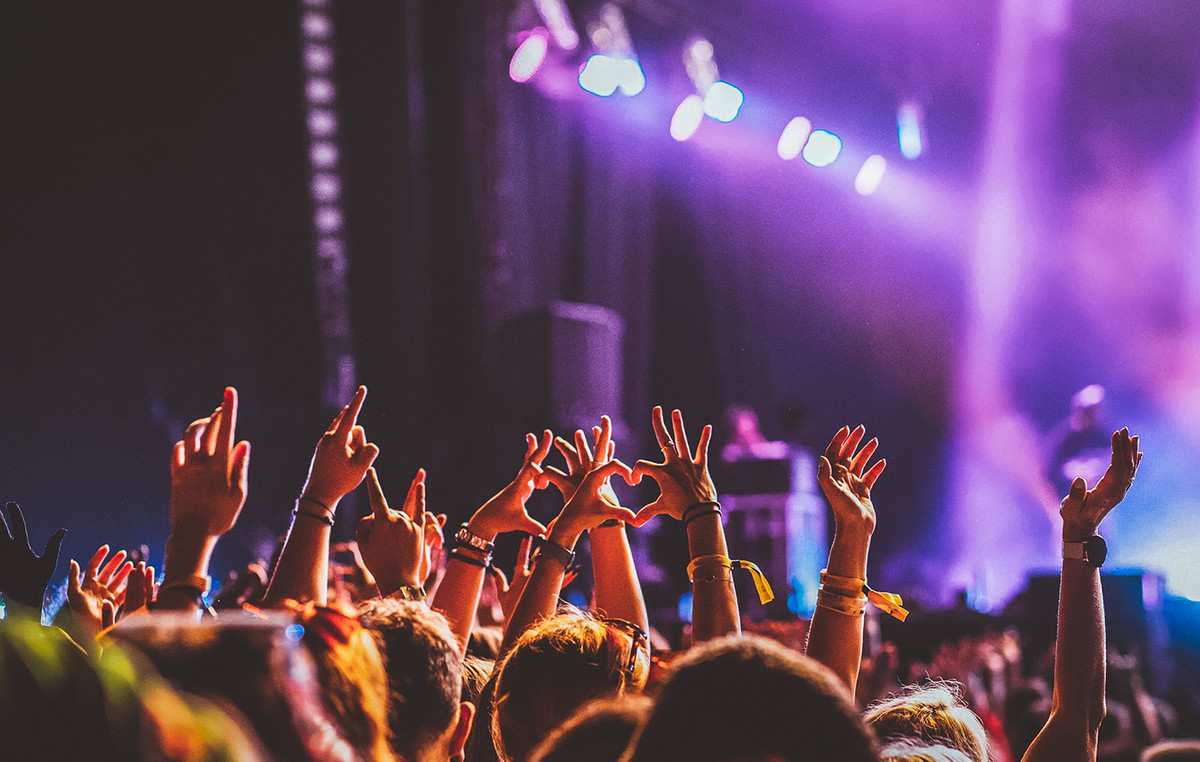 Over 140 needle attacks on women at music festivals in France – among the victims many minors