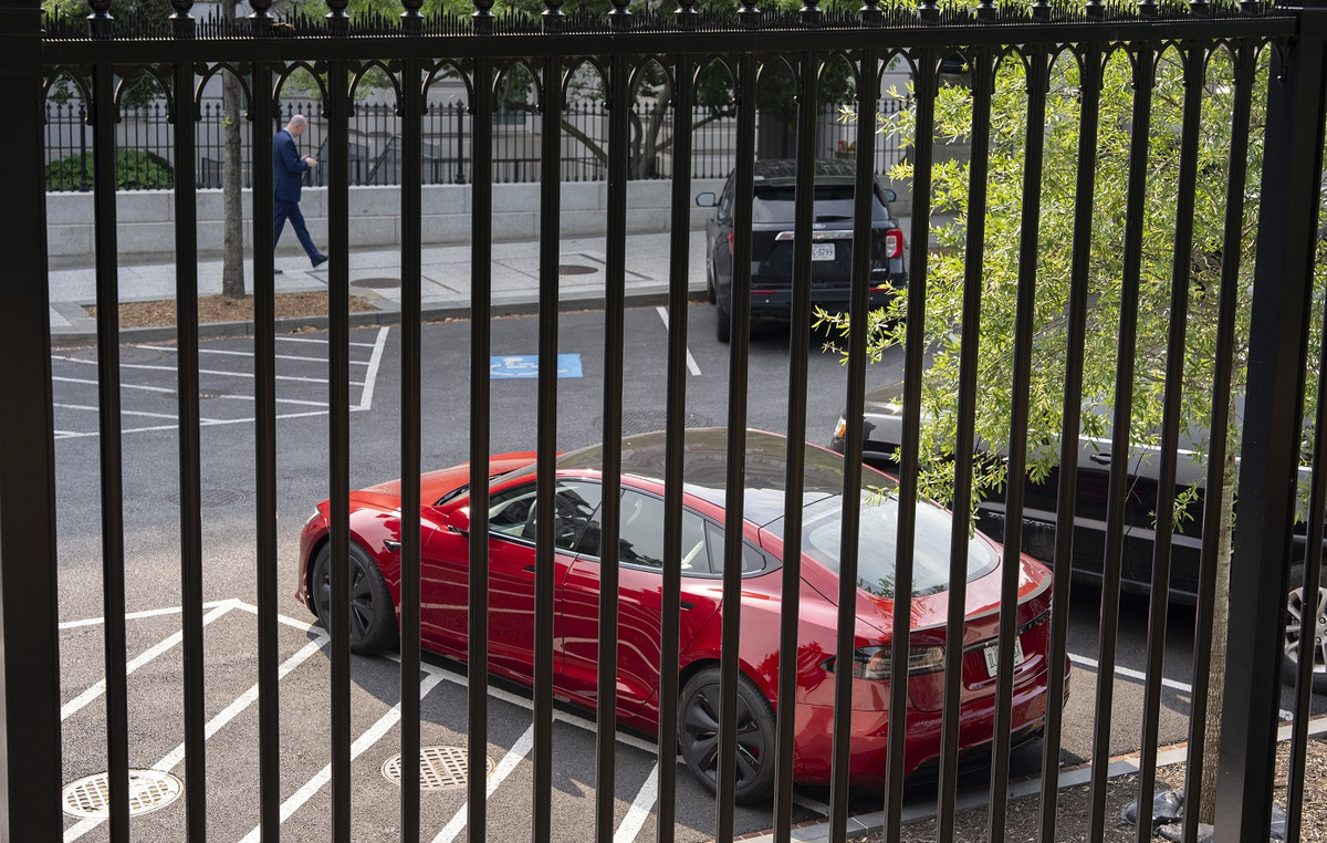 Donald Trump is thinking of getting rid of his tesla after dispute with Elon Musk