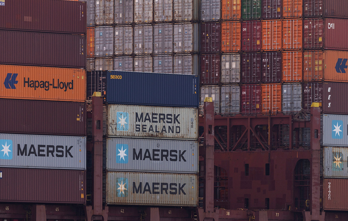 ‘Duties will be imposed’ if there is no improvement in trade agreements, a White House financial adviser