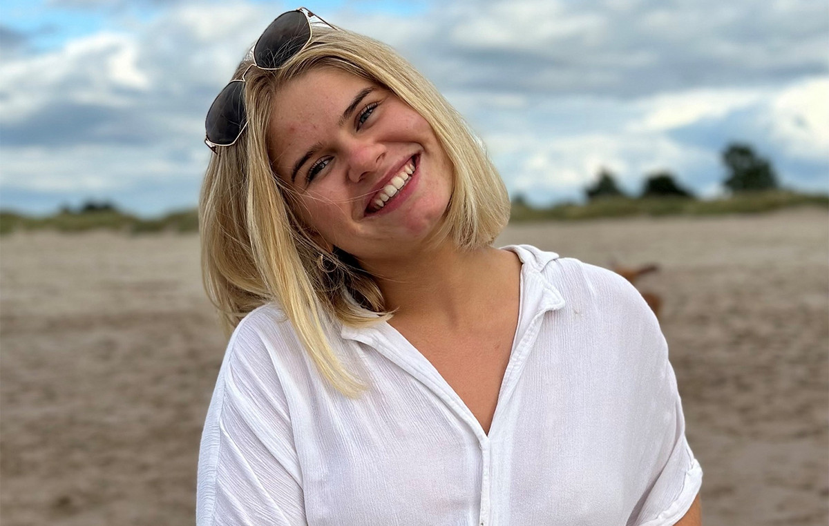 Postman decapitated his 21 -year -old girlfriend and tried to cut her before sending her mother, pretending to be her