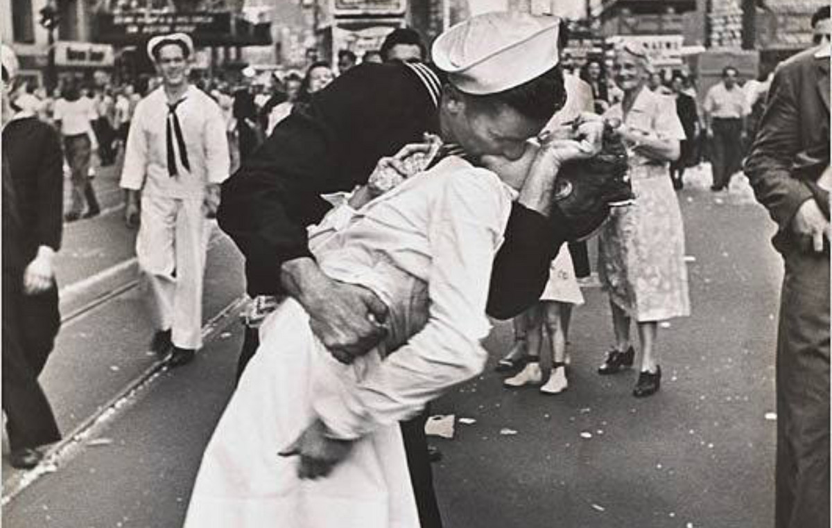 World Kiss Day: iconic kisses who wrote history