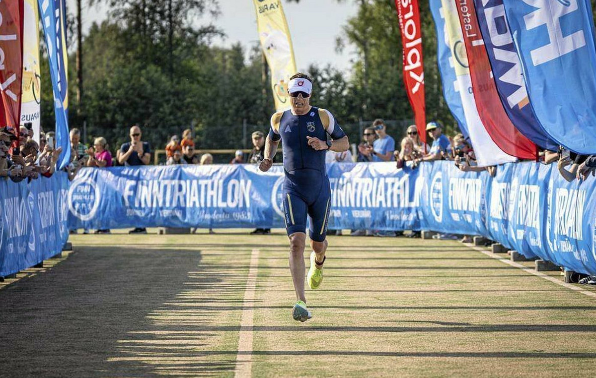 Finland’s president was secretly involved in a triathlon race and came second – Watch video