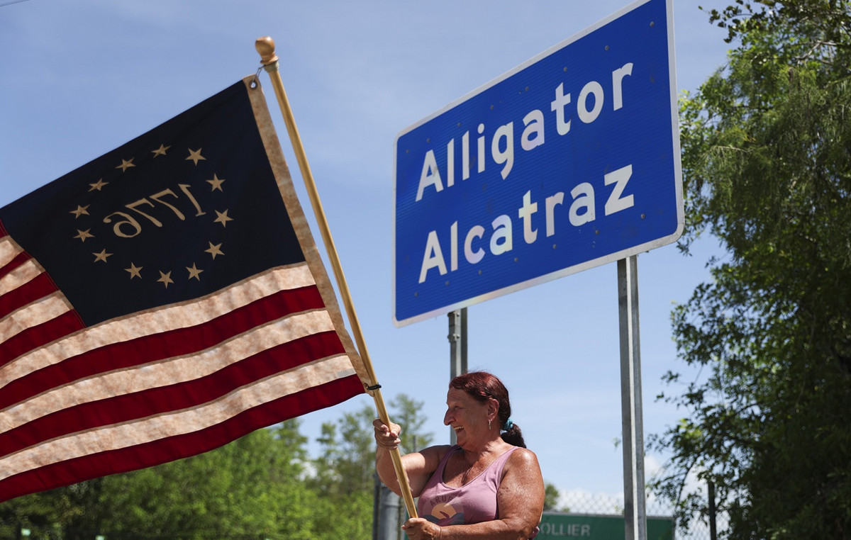 In “Alcatraz with alligators” 30 Mexican immigrants are held – Seinbaum calls for their repatriation