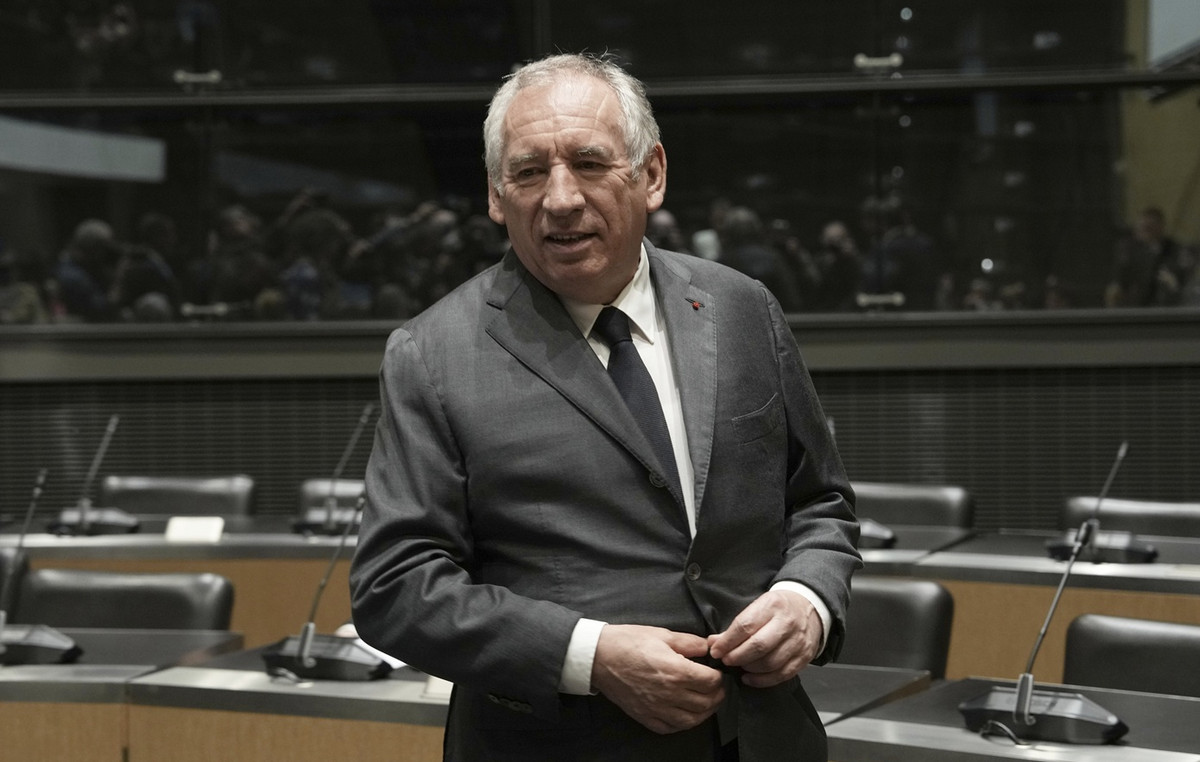 France: Bayrou still withstood another opposition censure proposal