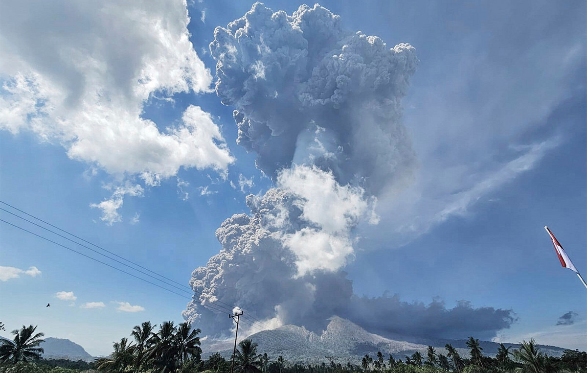 New eruption of the volcano levotobi Laki-Laki