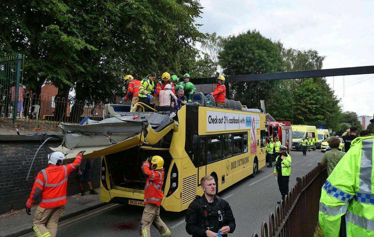Manchester: Two -storey bus crashed into a bridge – 15 wounded