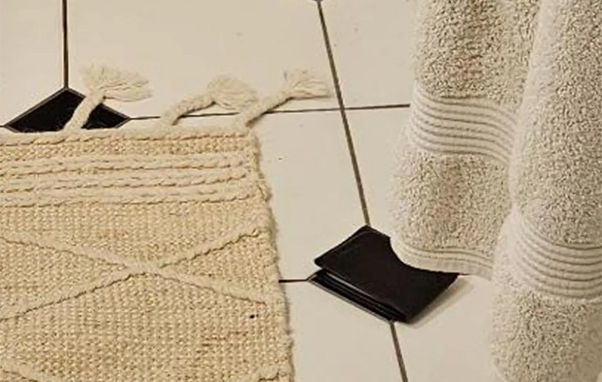 Lost wallet was in front of his eyes for days – the strange visual illusion in his house
