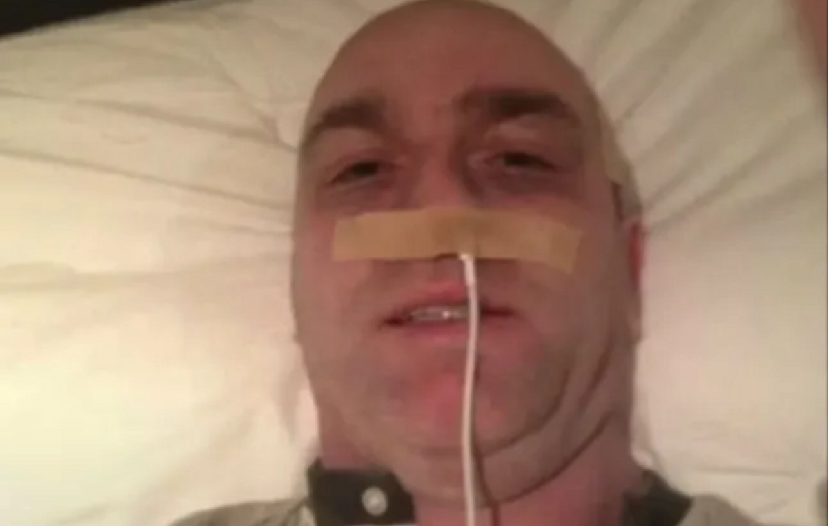 Irish athlete-legend pretended to cancer to get money-it appeared with iPhone cable on the nose