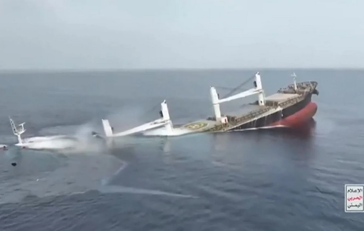 Video of Houthi from the crew of Greek -owned cargo ship Eternity C