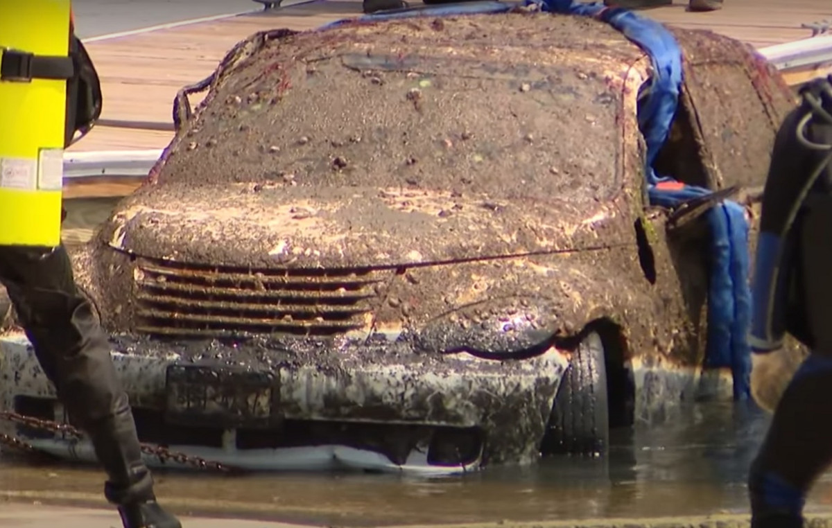 Human relics in a submerged vehicle in Long Island – a connection with a 15 -year -old missing case