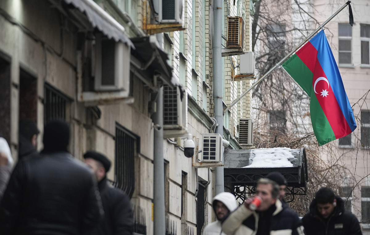 Moscow accuses Baku of deliberately destroying bilateral relations and complains about arrests of Russian journalists