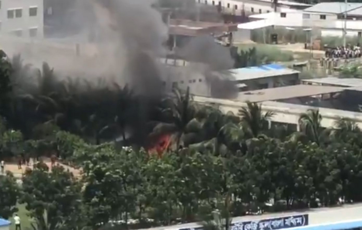 Aircraft crashed into a school in Bangladesh – a dead, four injured