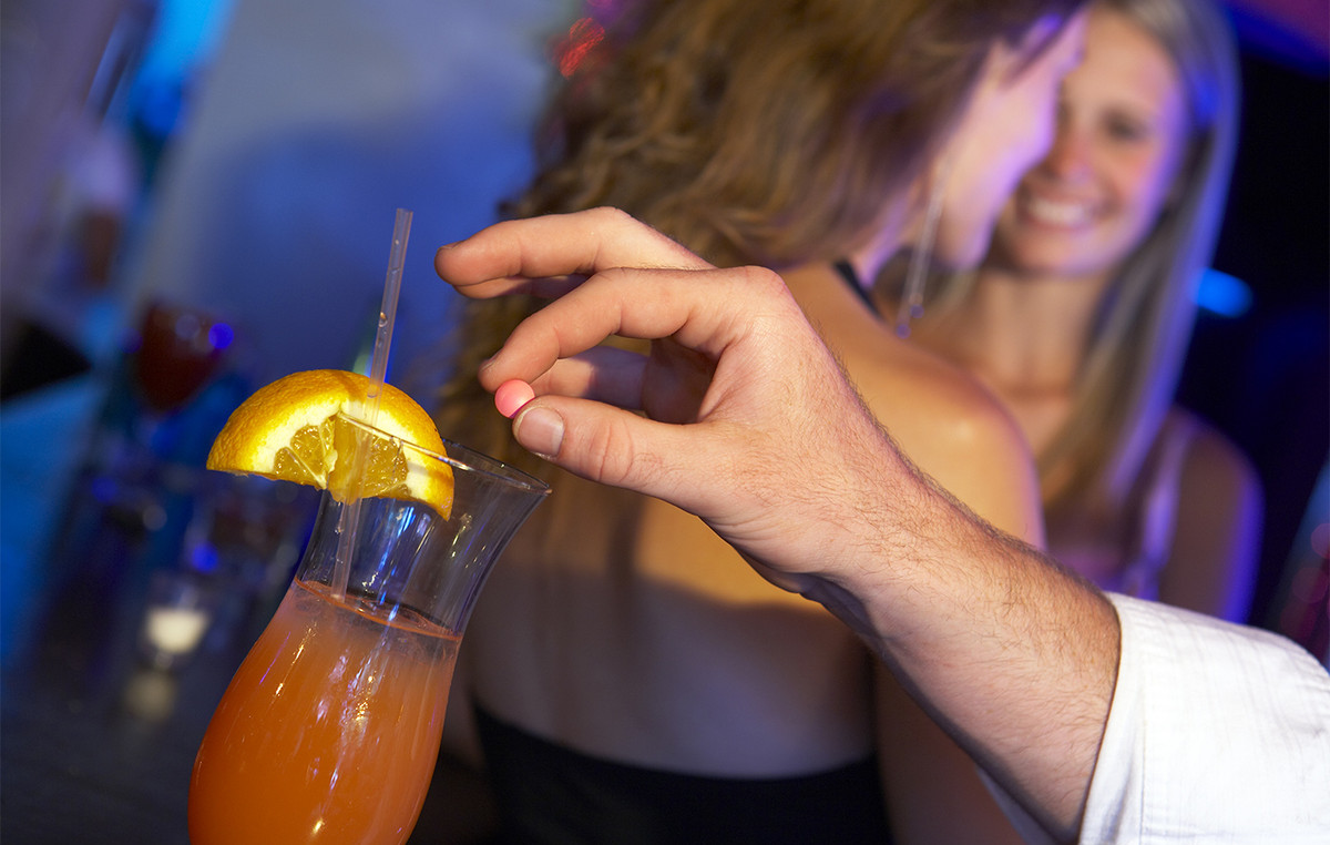 Scientists create temporary tattoos that detects rape drugs in drinks within a second