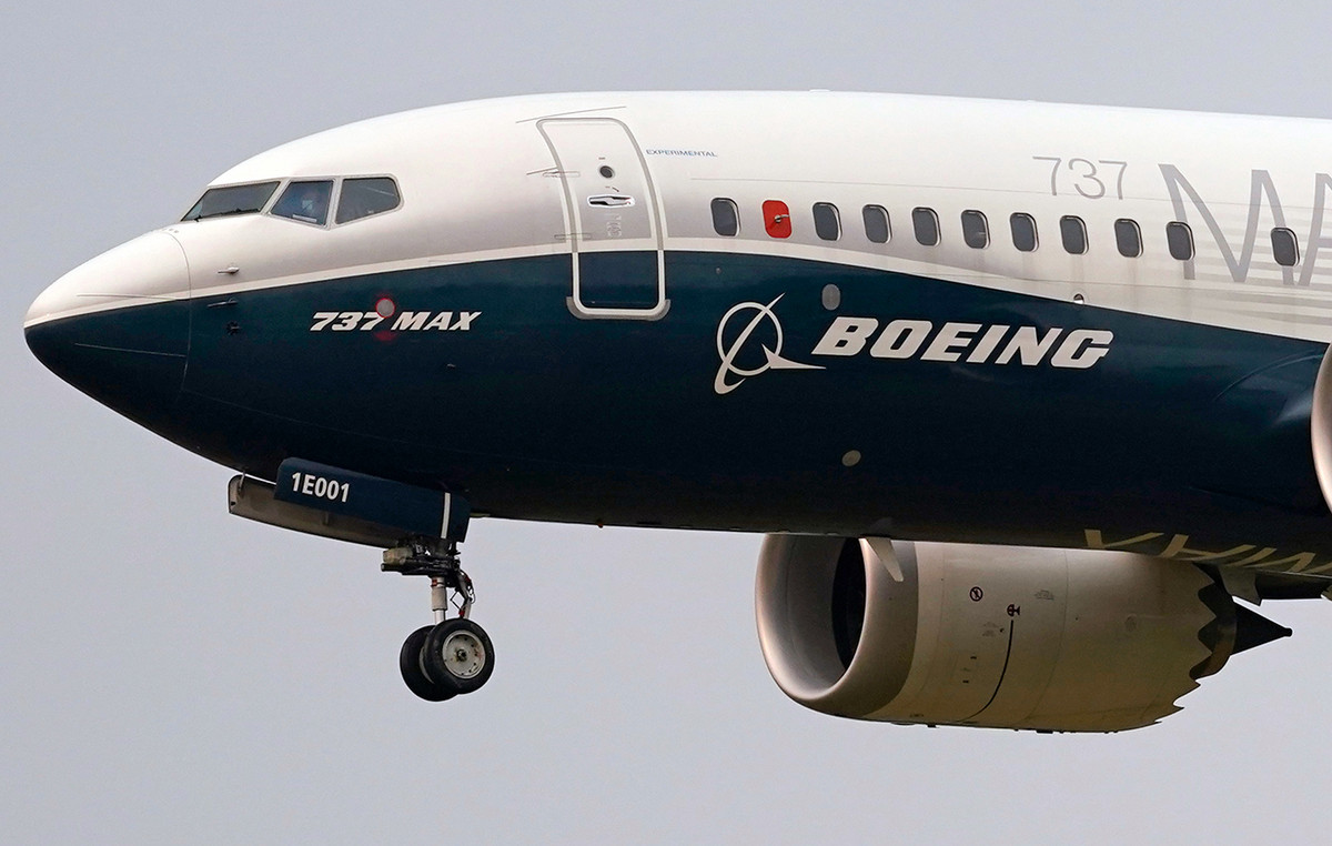 Loss of pressure reported a Russian passenger aircraft – returned to Siberian airport