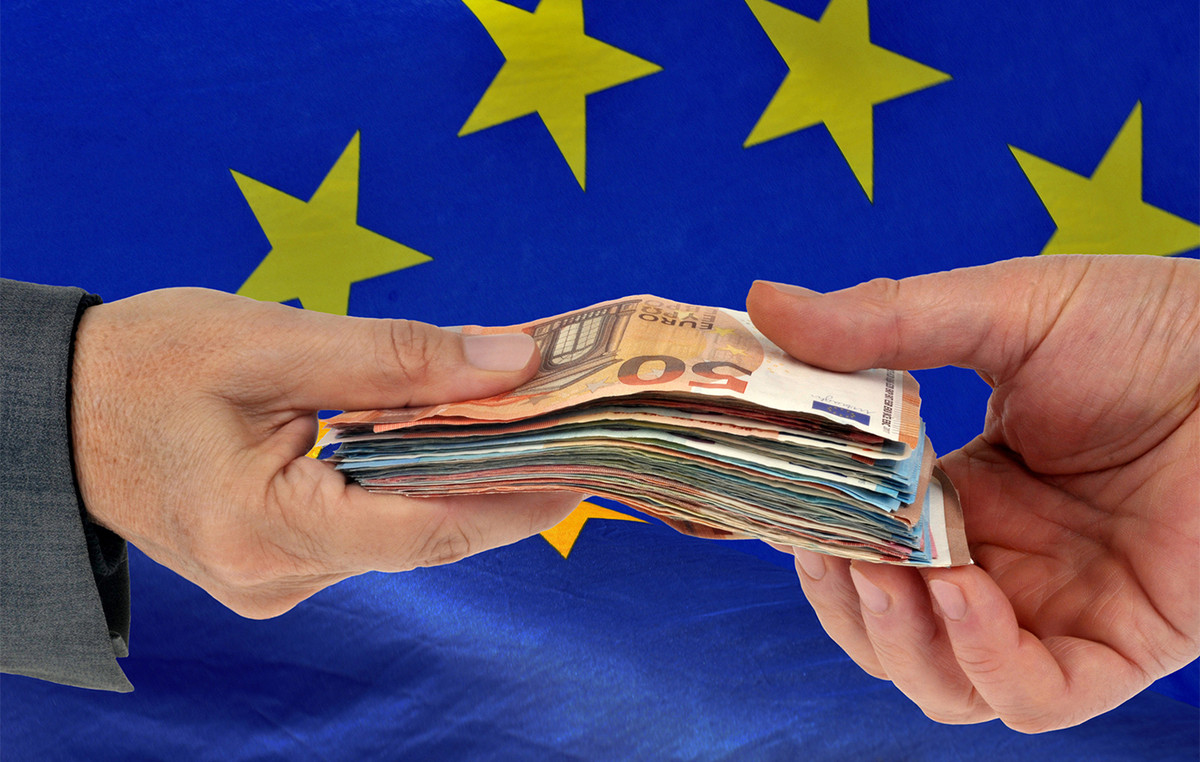 Politico: In a deadlock the EU on the issue of corruption – disagreement on “abuse of power” threatens the cohesion of the Union