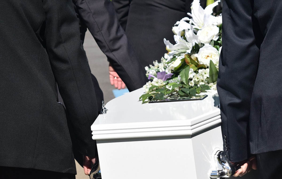 Horror for family at their child’s funeral: found worms in the body of the dead – blame the ceremony office