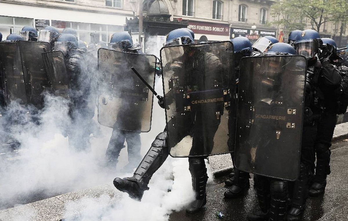 France: Riots in Bezier – A police officer was injured, apartment was completely burnt down