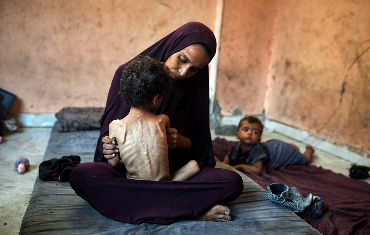 Israel announced a “humanitarian pause” in Gaza areas