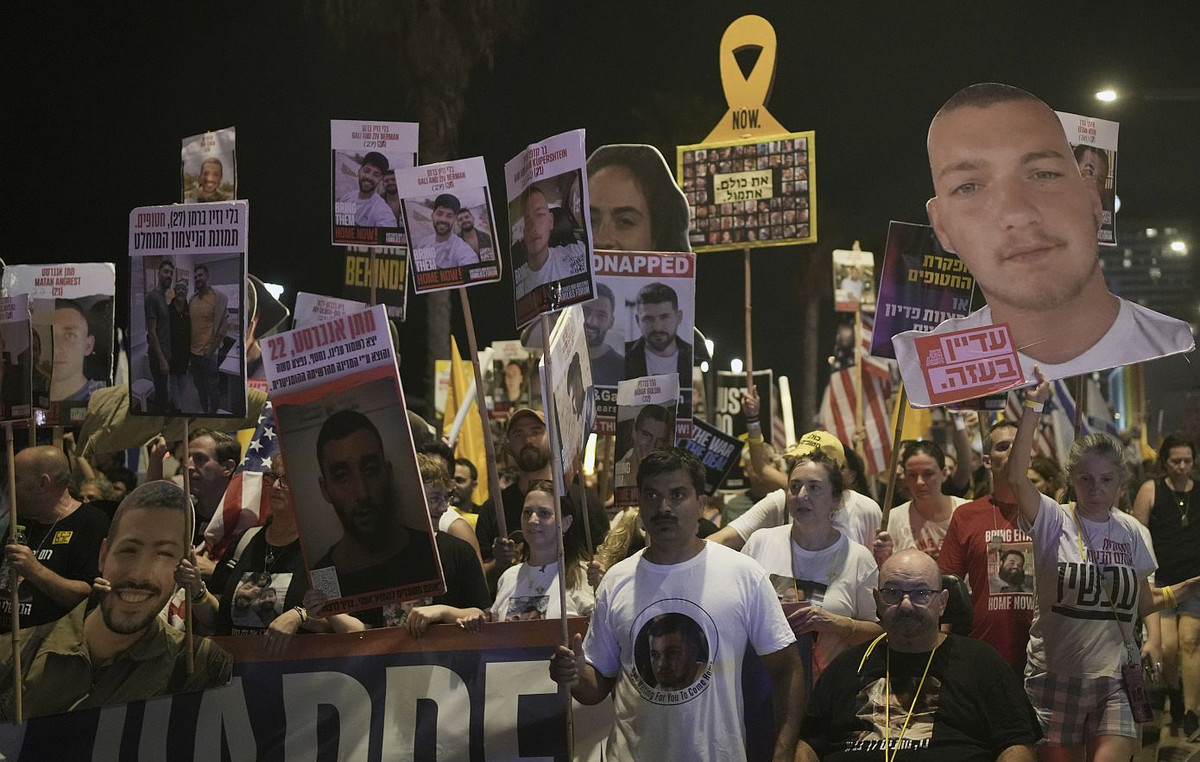 Israel: Thousands of protesters demanded the immediate release of all hostages held in Gaza