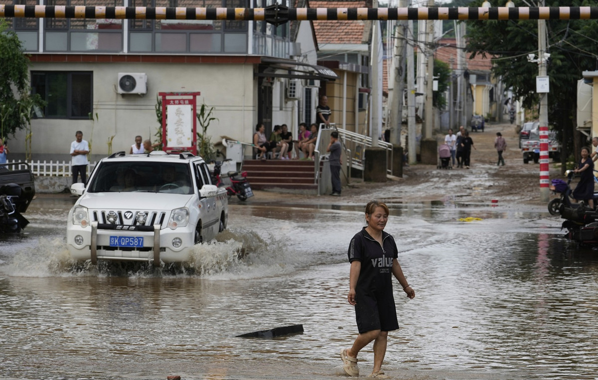 China: At 30 the dead from the torrential rains – massive districts