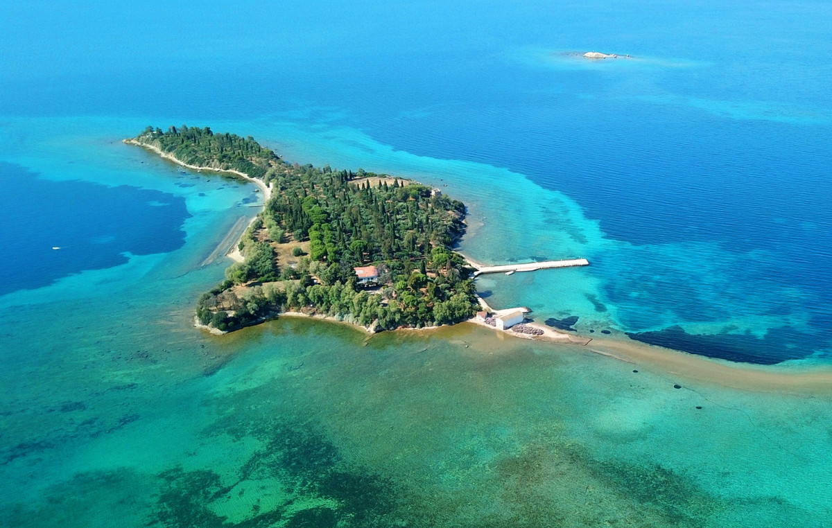 As of today July 19: When the Beatles wanted to buy a small island in Greece in Greece
