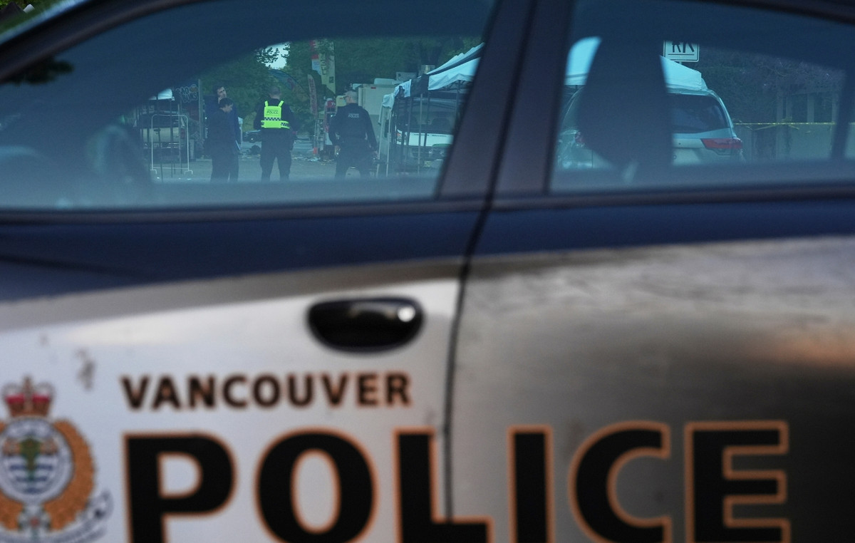 Alarm rang at Vancouver Airport after a hijack in a small aircraft Alarm rang at Vancouver Airport after a hijack in a small aircraft