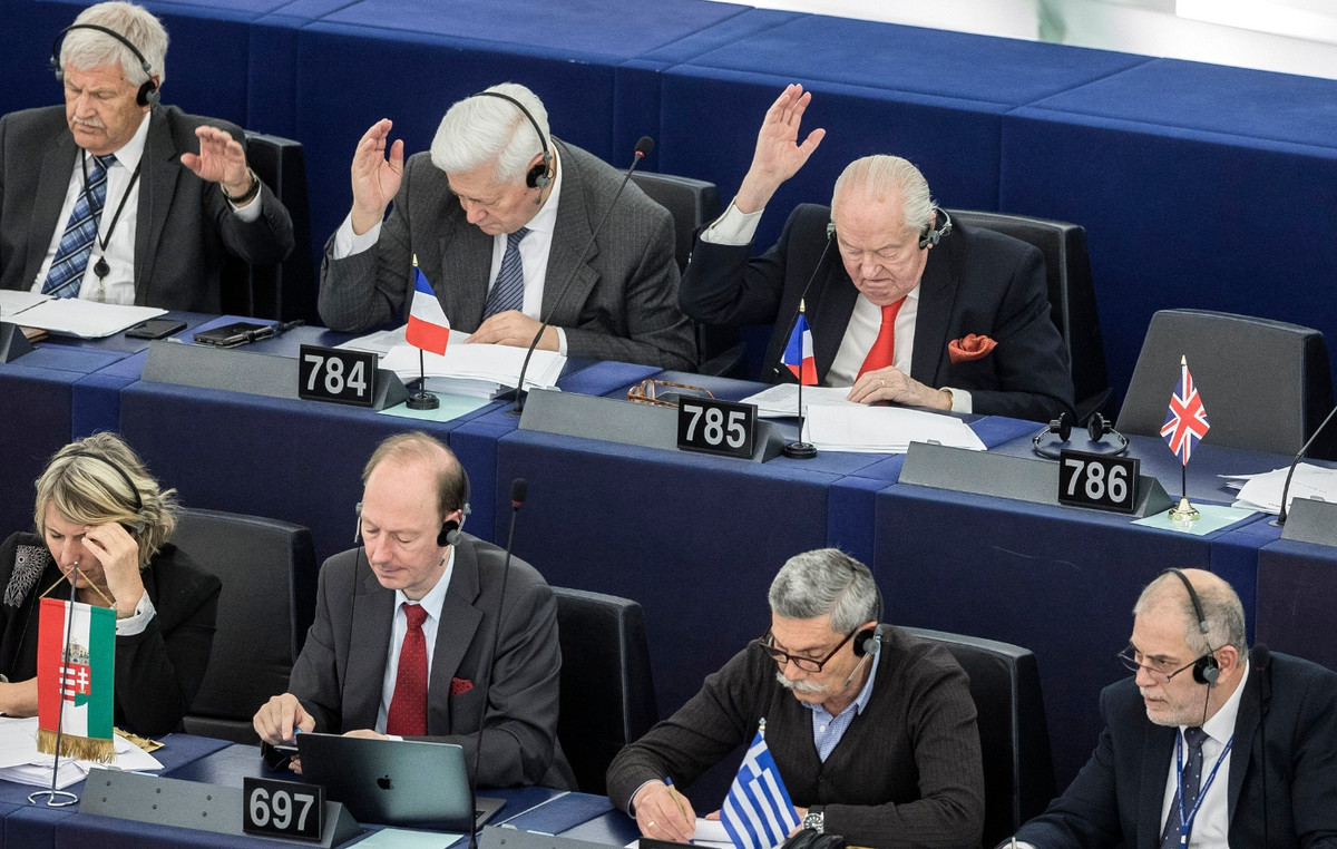 Jean-Marie Lepen’s heirs are called upon to return 300,000 euros to the European Parliament Jean-Marie Lepen’s heirs are called upon to return 300,000 euros to the European Parliament