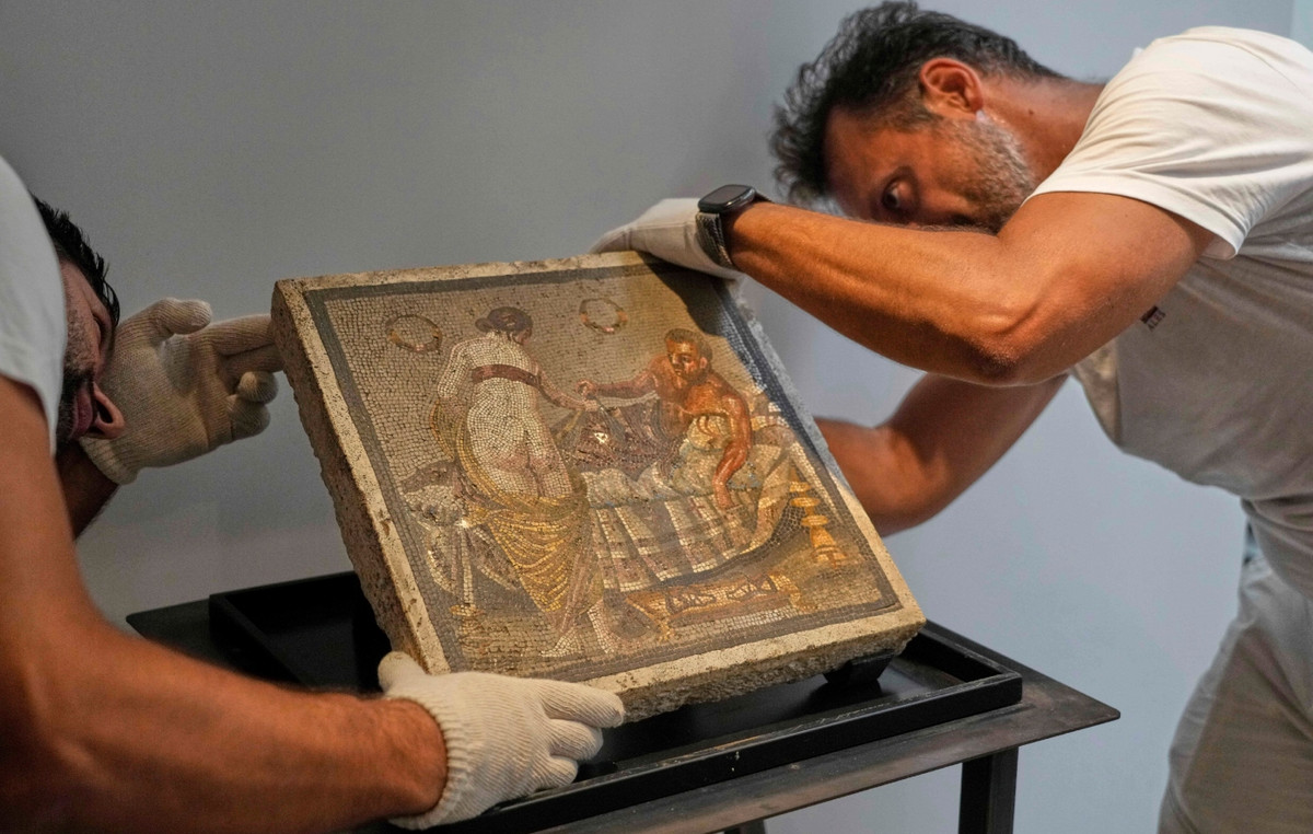Back to Pompeii after 80 years of Roman erotic mosaic – Nazi had stolen it