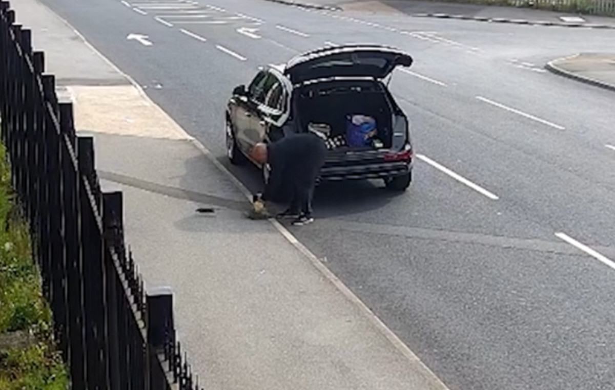 Racist leaves rats in a mosque – Watch the video