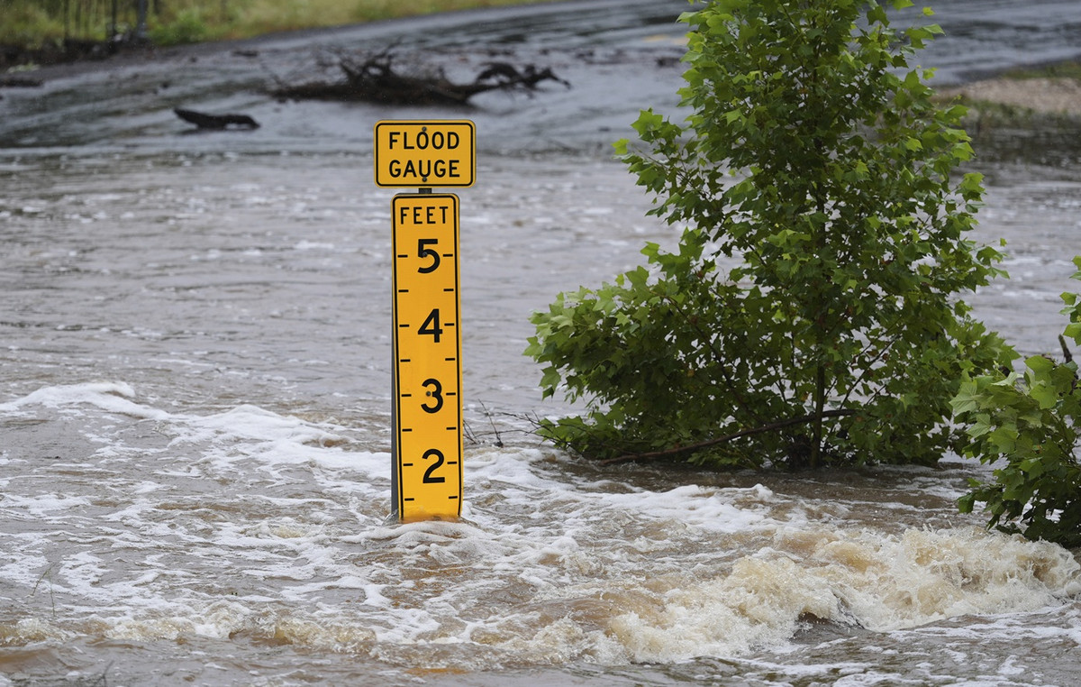 In the mercy of floods of Texas – reports of several dead and missing