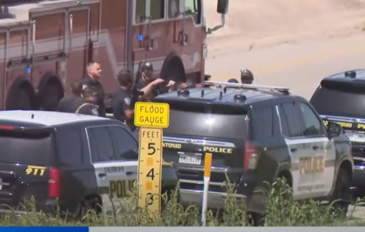 Scary car accident in Texas: stolen car collided by bus – four dead and dozens of injuries