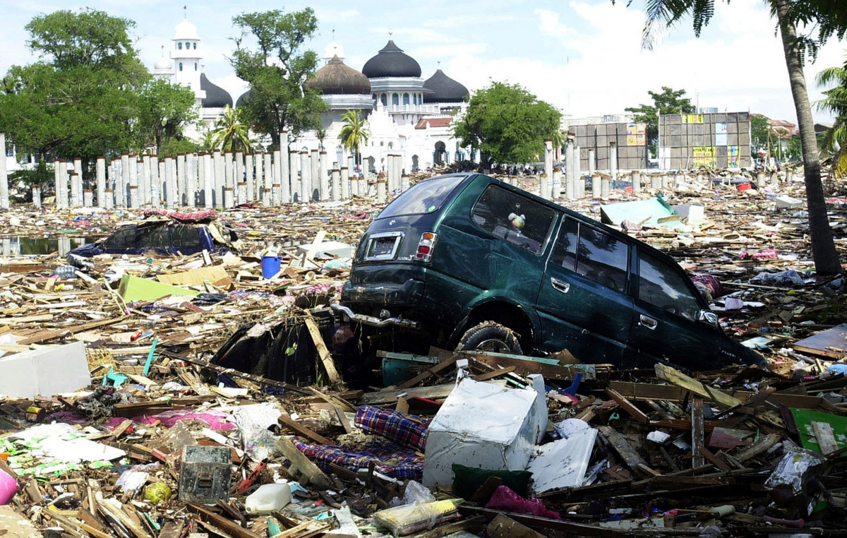 The most murderous tsunami in history: killed 230,000 people, drifted entire cities – when and where it hit