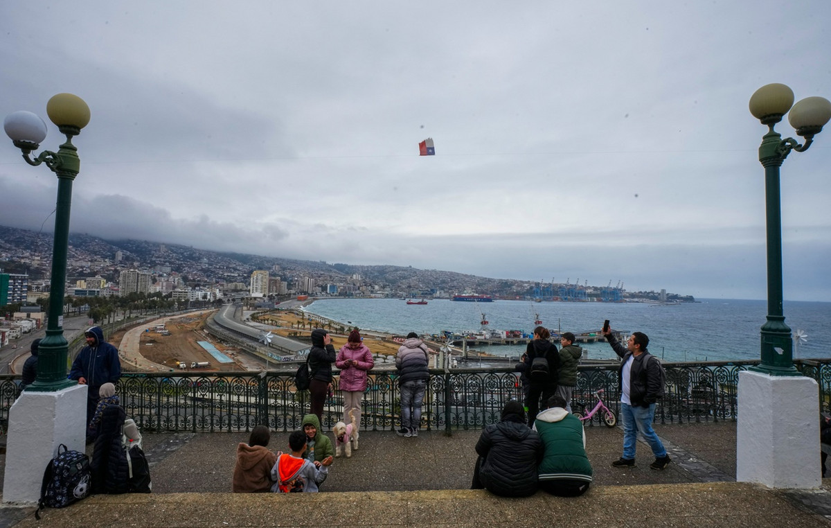 More than 1.4 million citizens have been removed from the coastal areas of Chile due to the threat of tsunami