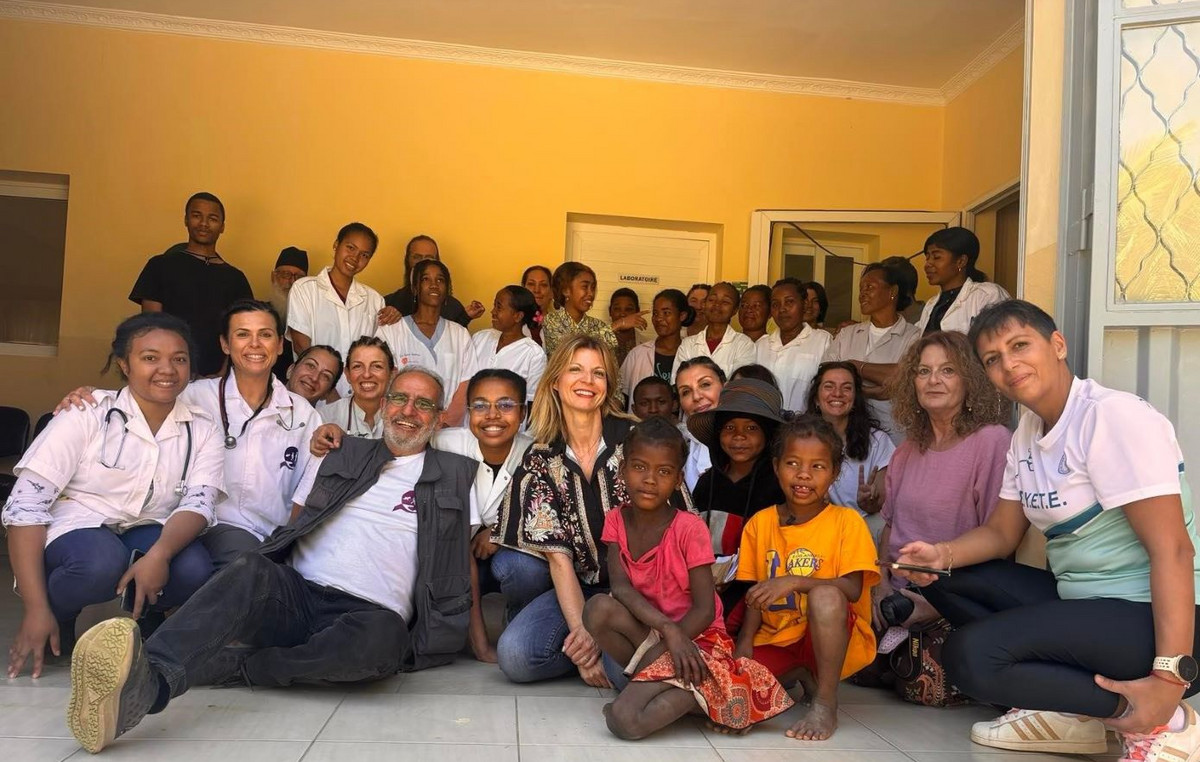 In southern Madagascar they let one of the twins die – the fight of two Greeks against the horrible superstition In southern Madagascar they let one of the twins die – the fight of two Greeks against the horrible superstition