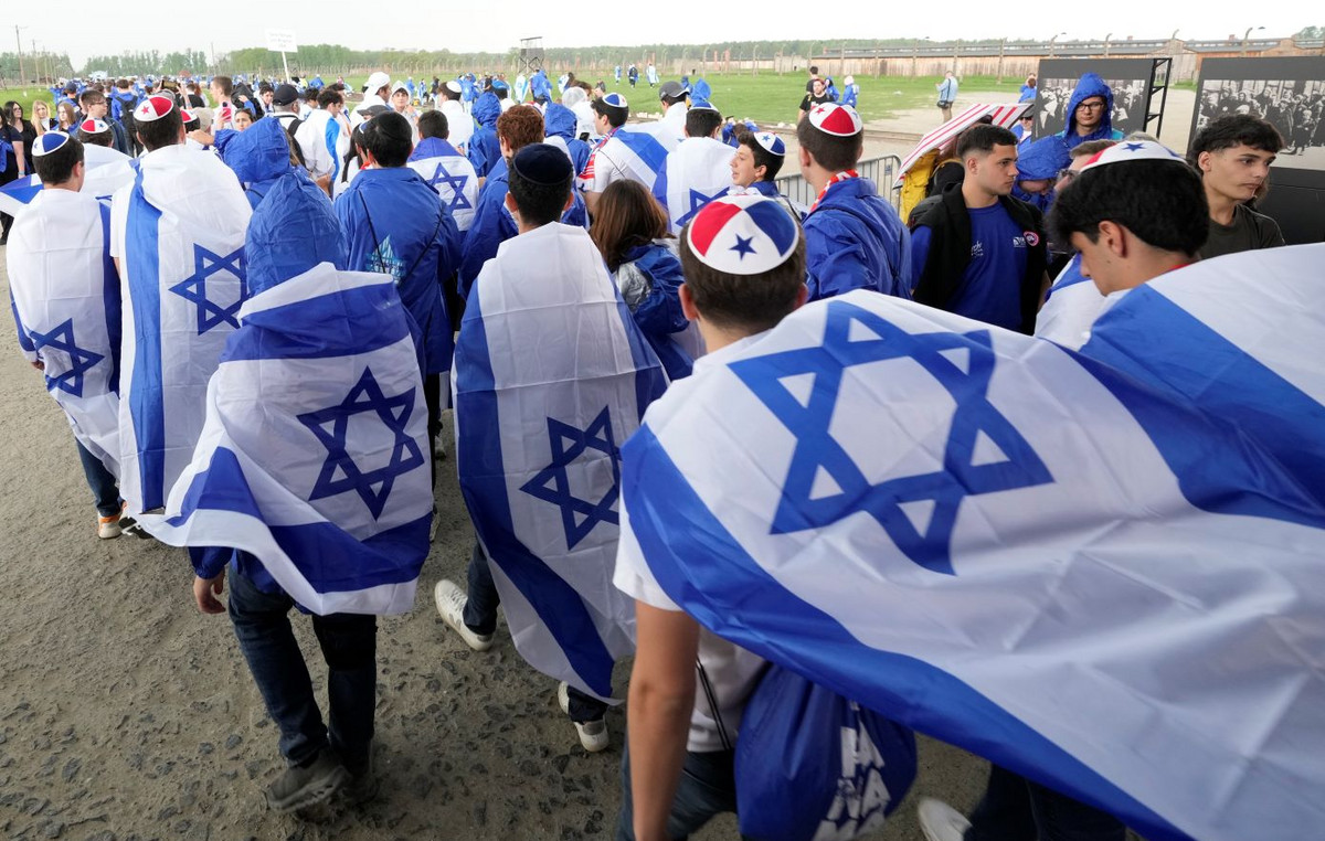 Episode in Auschwitz: Israeli soldiers attempted to enter the museum with flags – they were banned by security