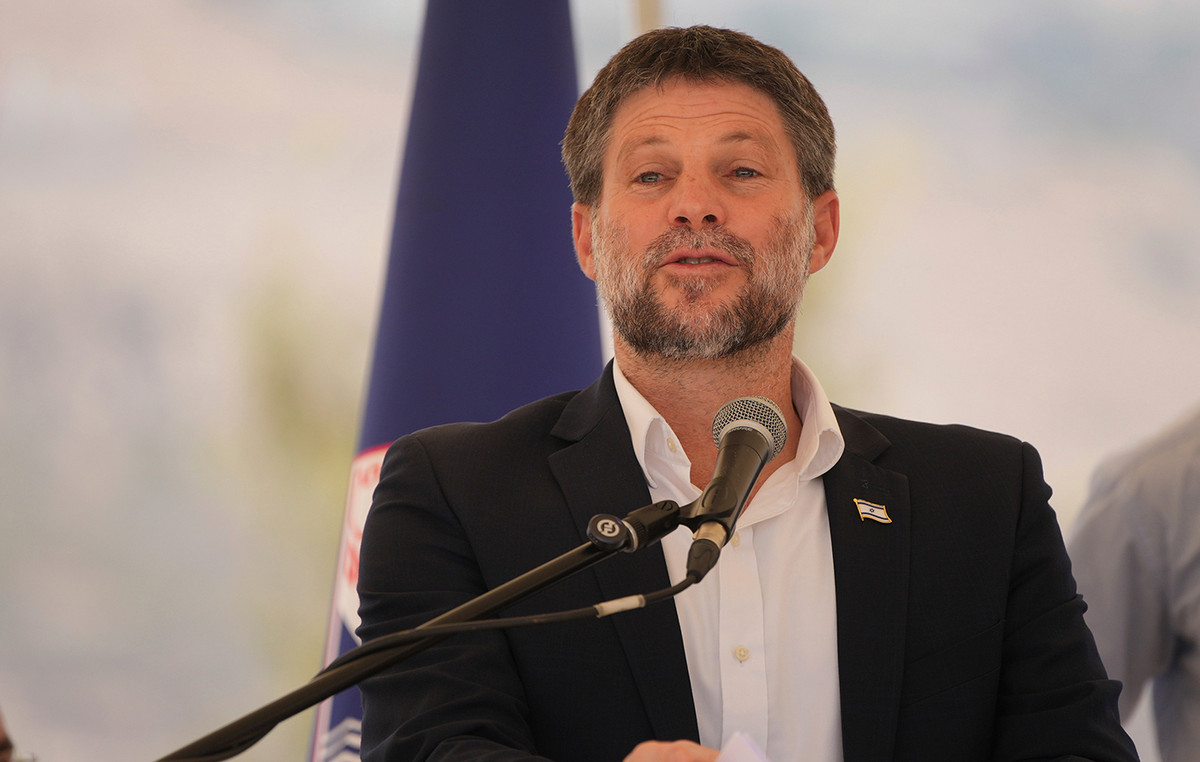 Israel’s finance minister calls for annexation of Gaza if Hamas does not deposit weapons