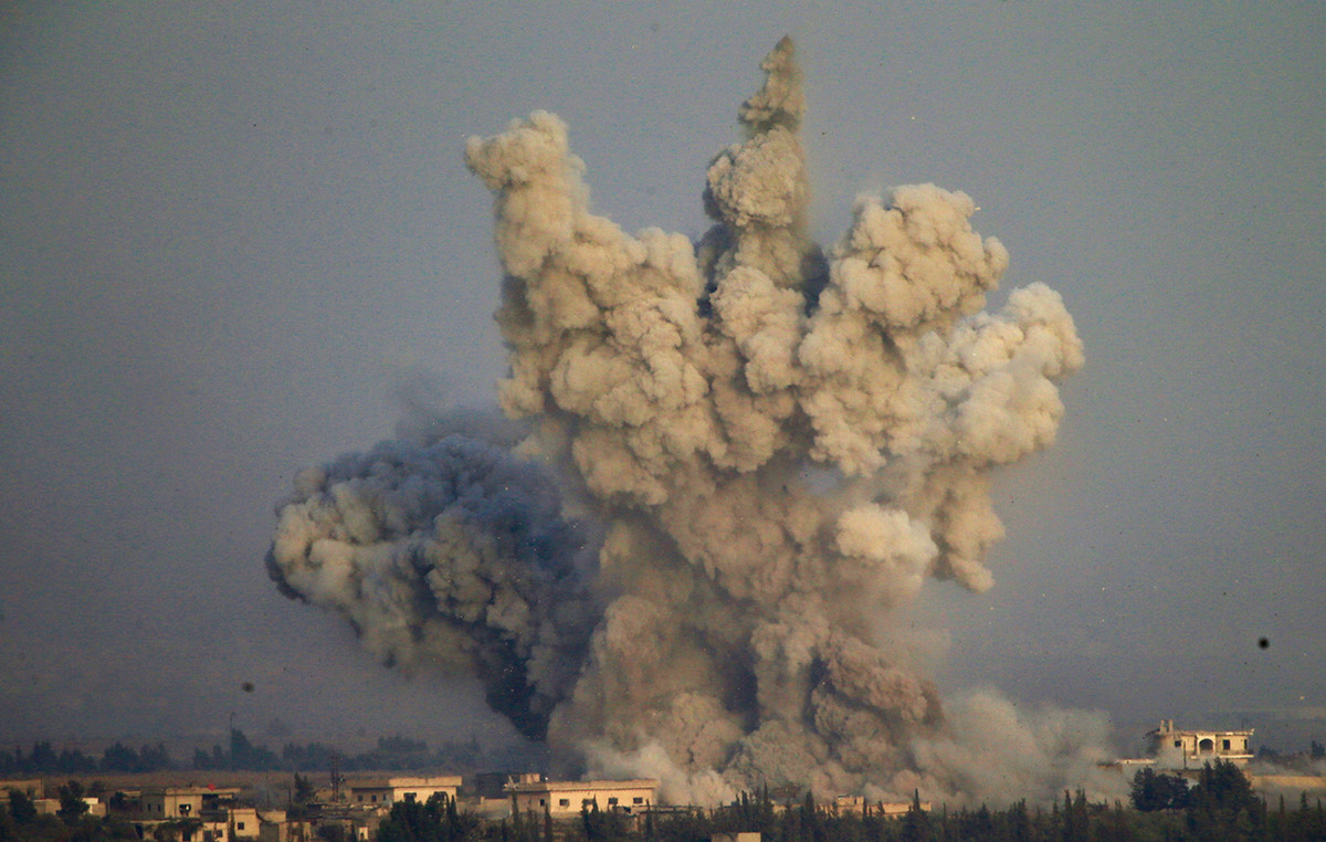 Four people killed by an unknown explosion in the city of Indlib, Syria