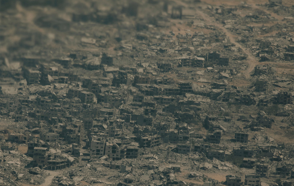 Wreckage and Tombs everywhere – Shocking aerial photographs from Gaza that has almost disappeared