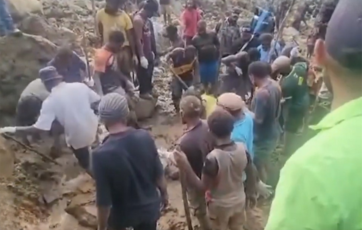 At least 15 dead in Guinea by landslide due to heavy rainfall near Kanaki