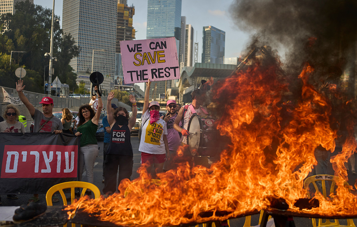 “Netanyahu kills us to save his k …”: Israelis and Palestinians joined Tel Aviv and ask for peace “Netanyahu kills us to save his k …”: Israelis and Palestinians joined Tel Aviv and ask for peace